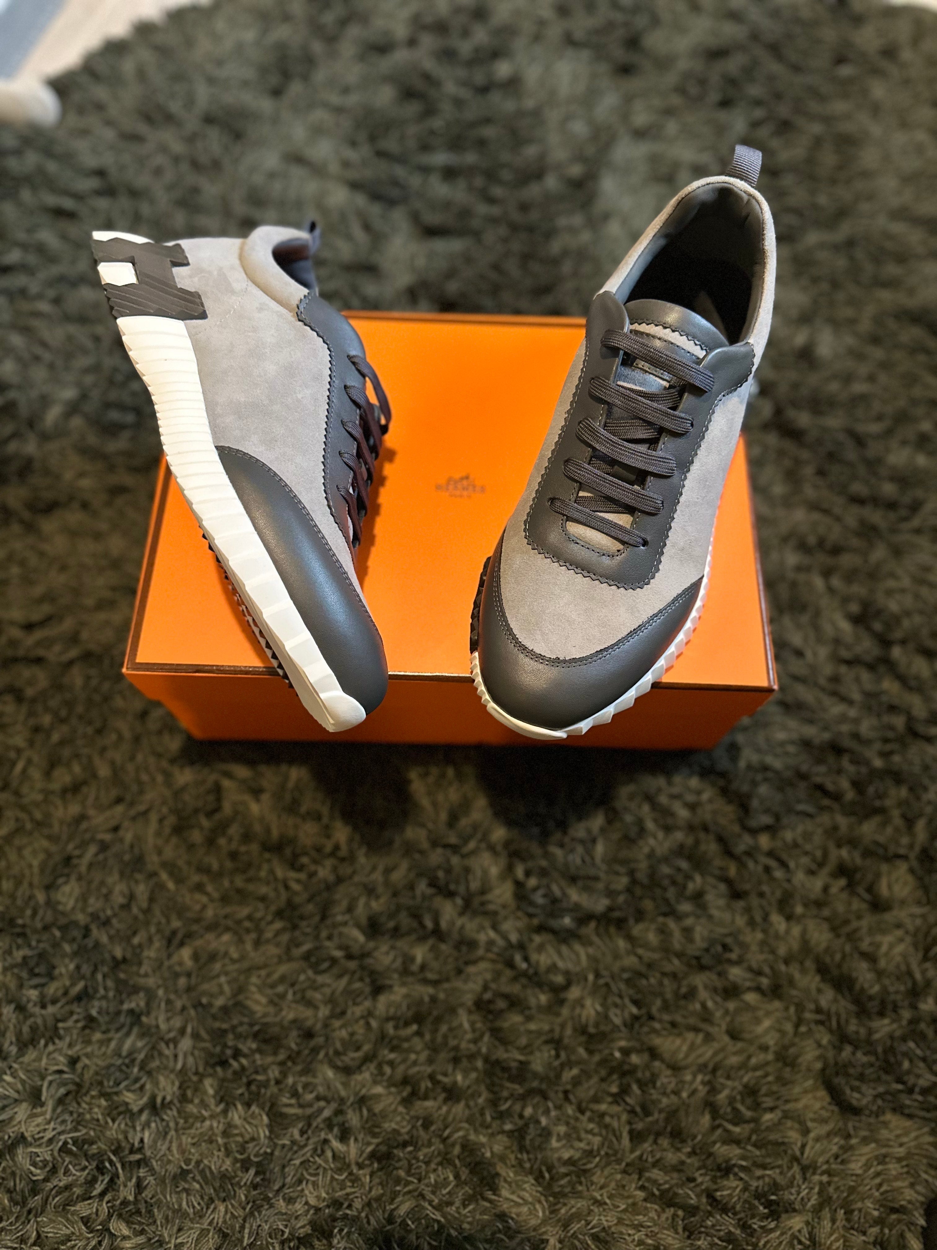 Mens H shoes